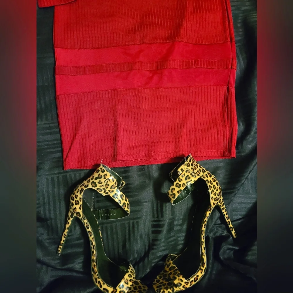 Dress - Picture 1 of 4